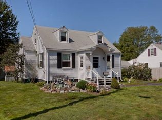 15 Longfellow Dr, Cape Elizabeth, ME 04107