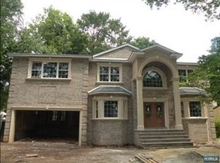 37 Demarest Rd, Paramus, NJ 07652