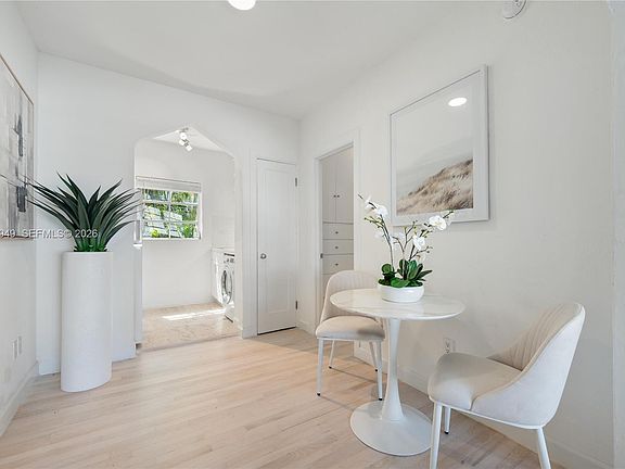 5th image of 750 Espanola Way APT 8