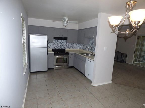 3rd image of 97 Waterview Dr #97