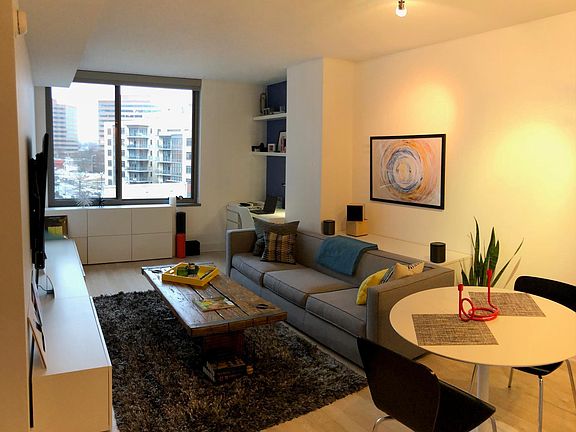 5th image of 2001 15th St N APT 701