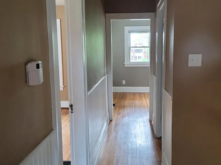 17 E Longview Ave — Photo 8