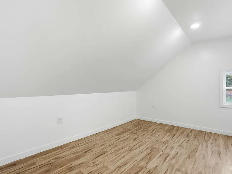 316 N High St — Photo 17