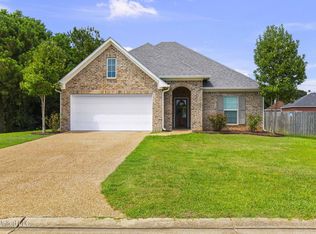 1125 Spanish Oak Dr, Pearl, MS 39208