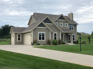 N86W27690 Meadowview Ct, Hartland, WI 53029
