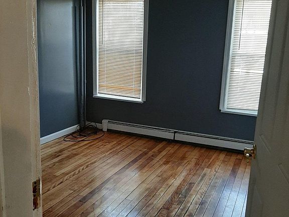3rd image of 754 Water St