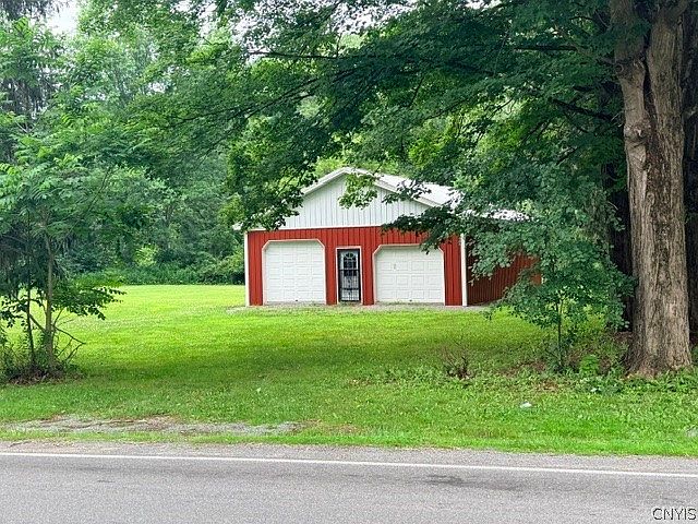 2nd image of 5579 Valley Rd