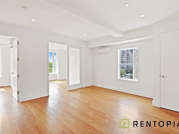 3rd image of 59 Montrose Ave #4R