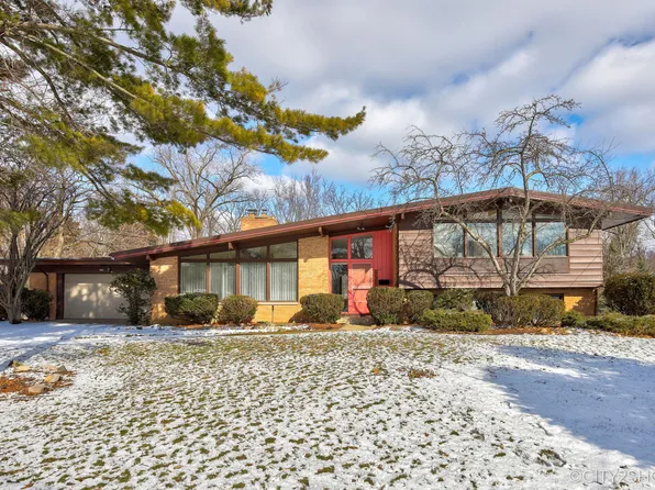 3965 N Big Spring Dr SW, Grandville, MI 49418