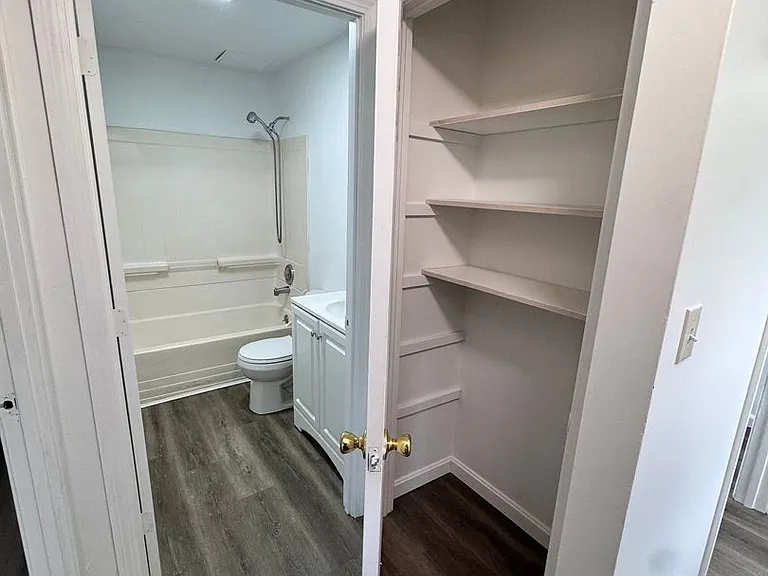 17 Bassett St #A — Photo 16