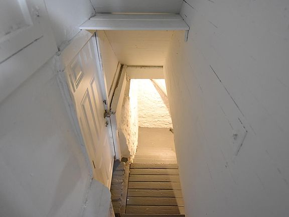 4th image of 3523 Bell St