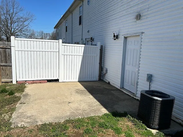 6773 Boston Dr — Photo 16