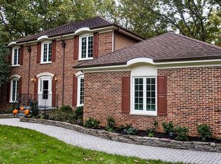 10851 Meadow Pond Ln, Oakton, VA 22124