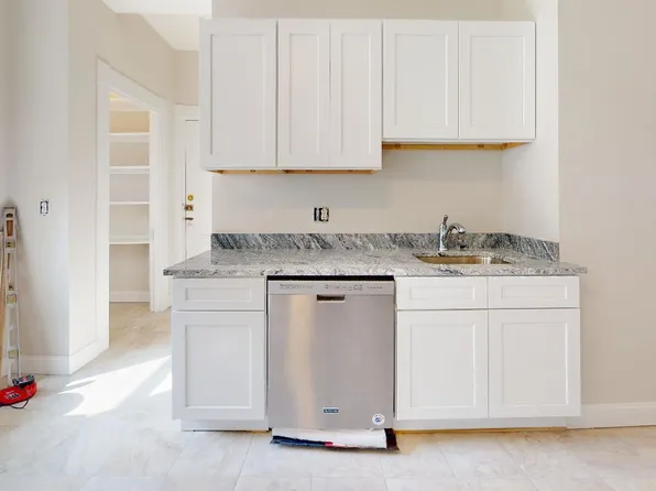 156 School St #6A, Somerville, MA 02143