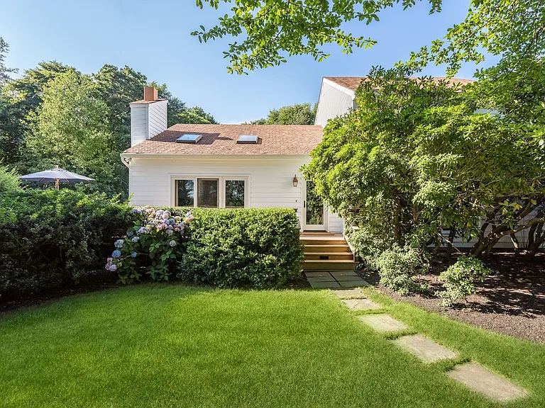 343 Sebonac Rd — Photo 2