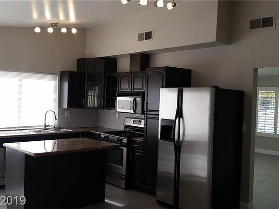 5th image of 5454 Surrey St