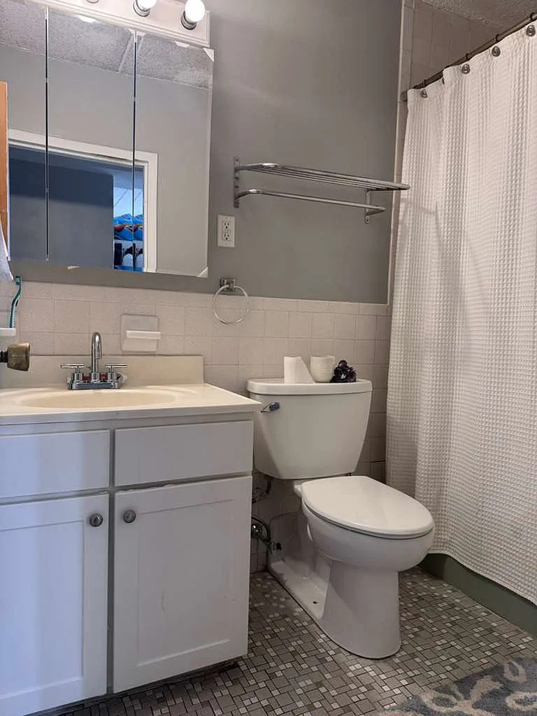 1 bed, 640 sqft, $2,100 — Photo 2