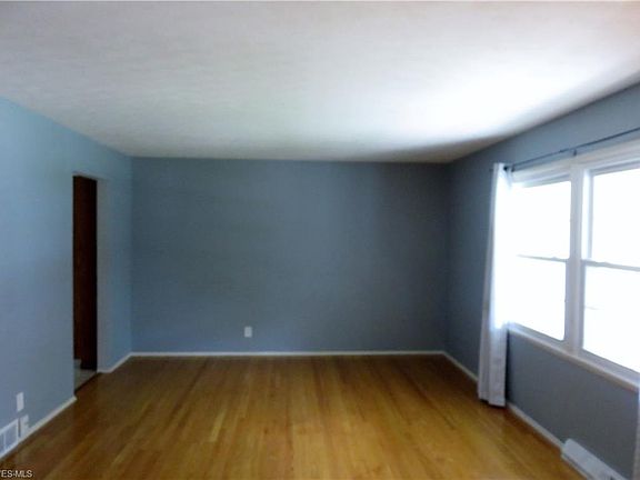 4th image of 3891 Silverwood Dr