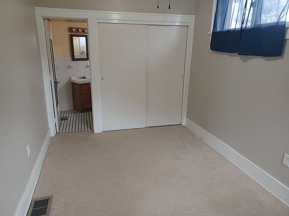 Bedroom 14ft x8 ft