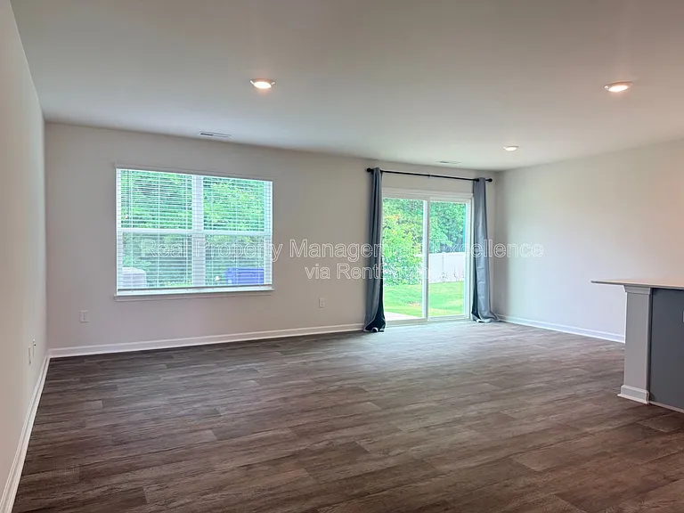 58 Sweet Meadow Rd — Photo 3