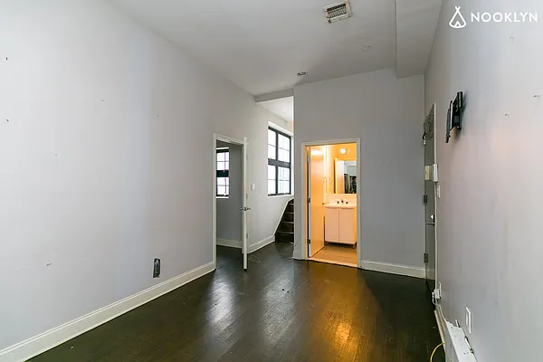 Rented by Nooklyn NYC LLC | media 21
