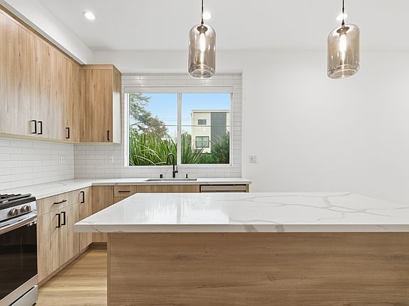 4th image of 5809 Kester Ave