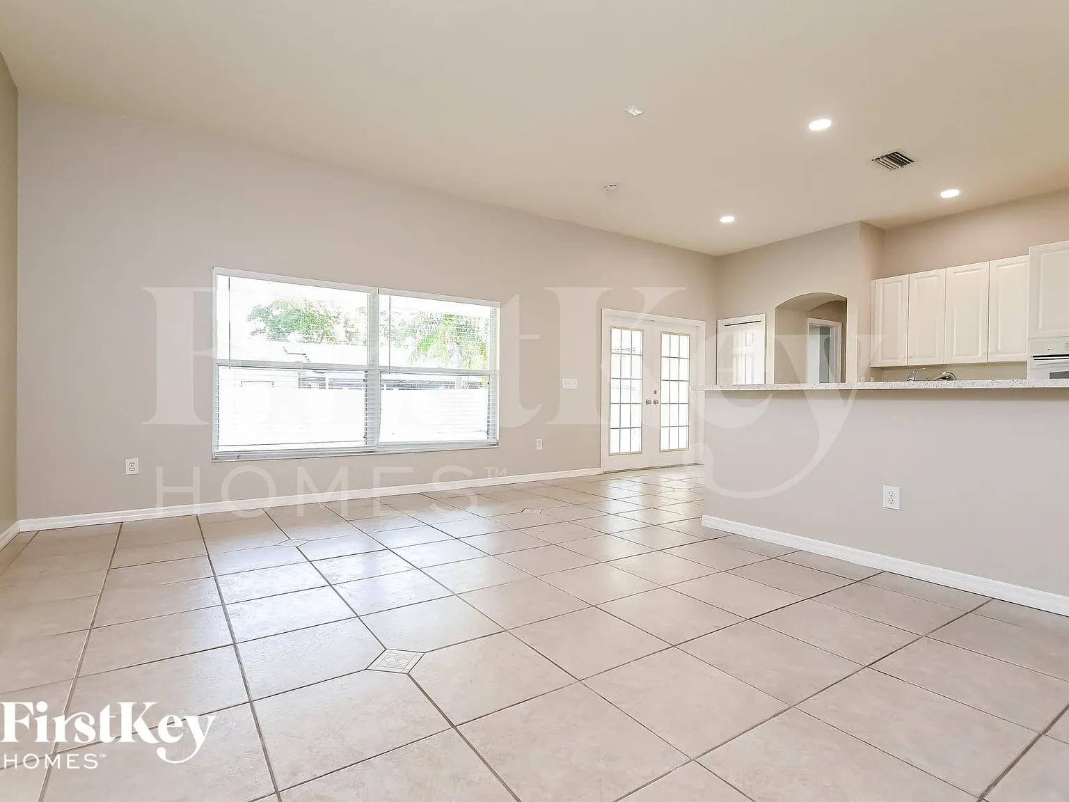 4 bed, 2.0 bath, 2091 sqft, $2,915 — Photo 3