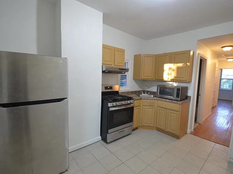 241 Randolph Ave #2 — Photo 14