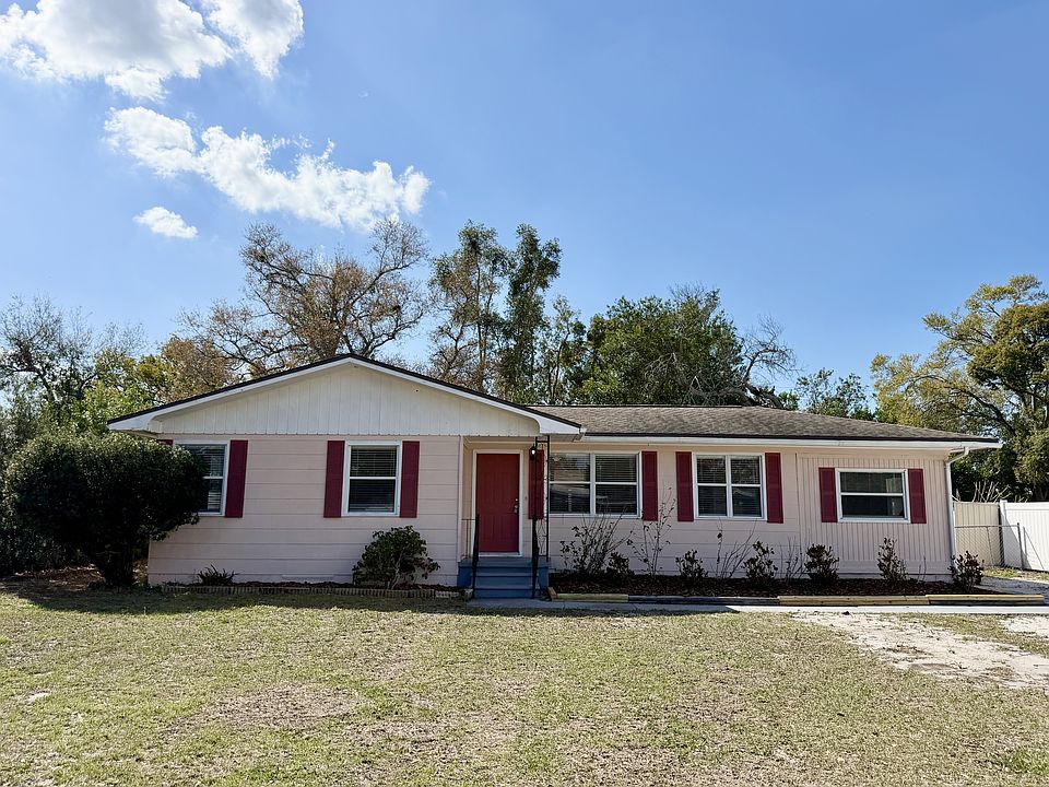 1st image of 1612 Young Ave