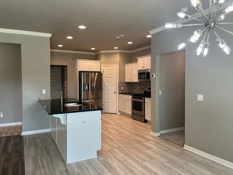 4338 Leafield St — Photo 5