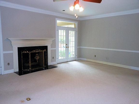4th image of 1037 Hayslope Dr