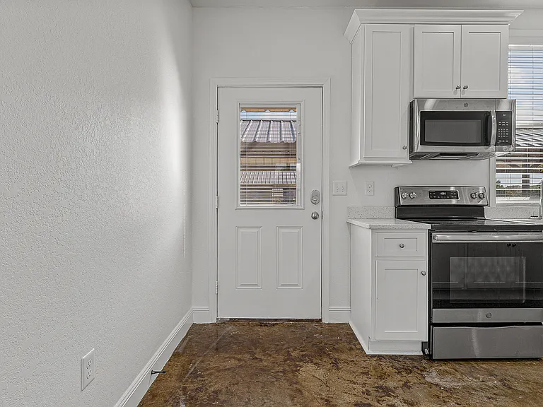 Kitchen | 2 Bed 2.5 Bath | The Cabernet