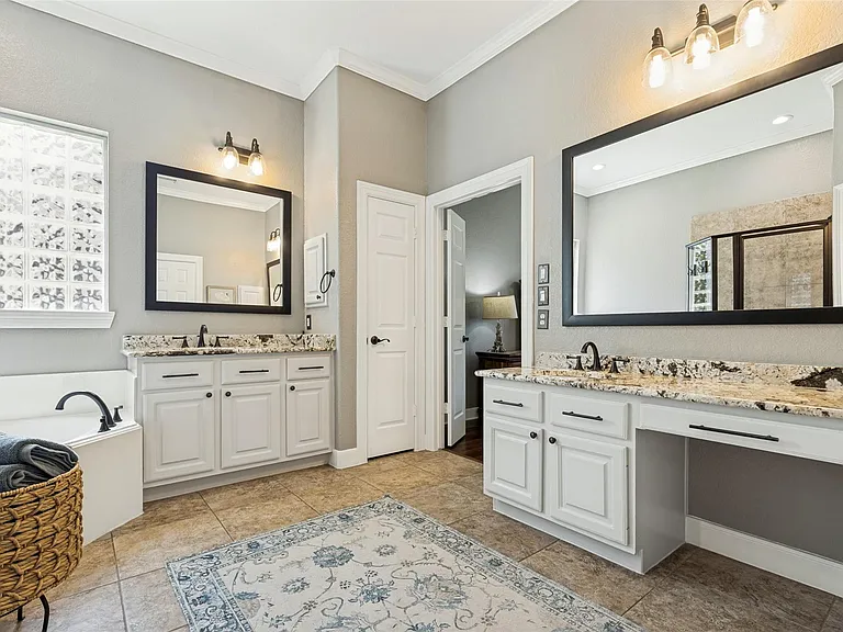 6011 Shady Alcove Ct — Photo 8