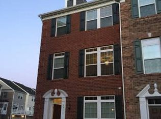 3911 Fish Pond Ln, Glen Allen, VA 23060