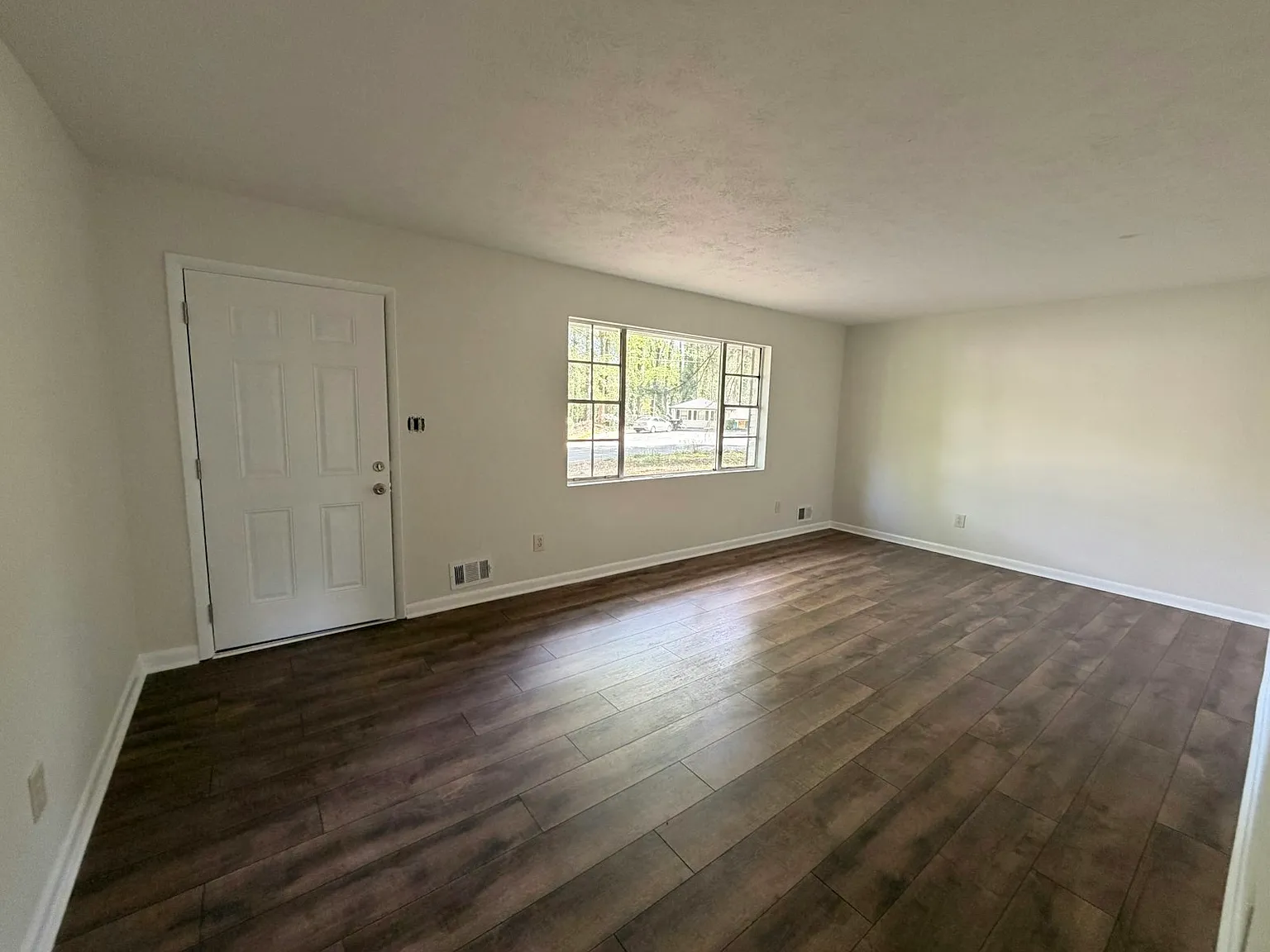 1636 Del Rio Way — Photo 1
