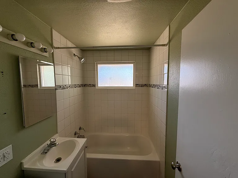 1916 Springfield Dr — Photo 13
