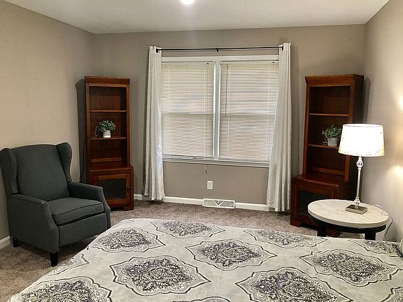 5th image of 414 College Park Dr