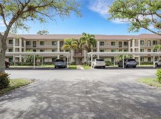 5784 Deauville CIR #B302, NAPLES, FL 34112