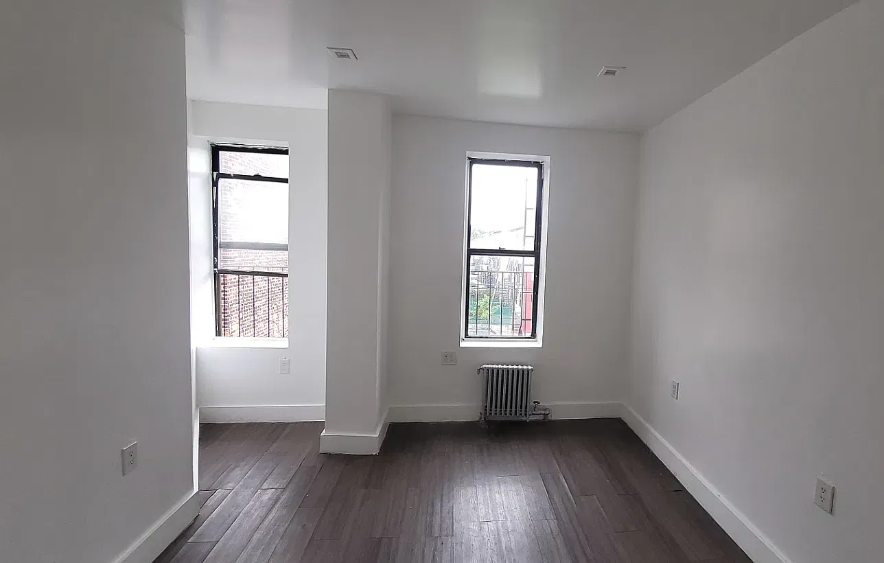 Studio, 400 sqft, $2,604 — Photo 2
