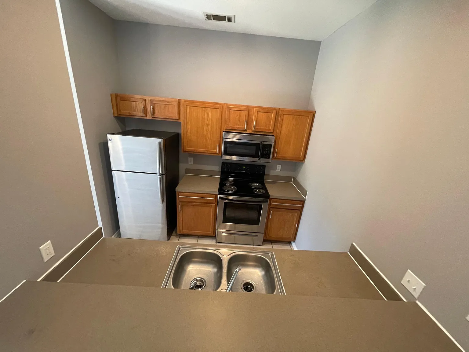 1710 Tina Marie Rd — Photo 3