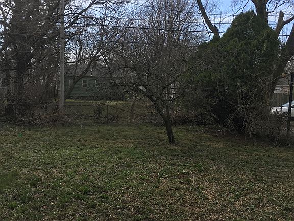 3rd image of 2799 Grasmere Ave