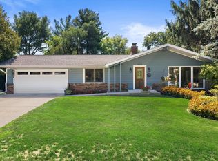 655 N Heather Ln, Oconomowoc, WI 53066