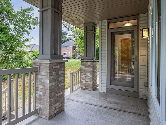 3rd image of 131 Carriage Way