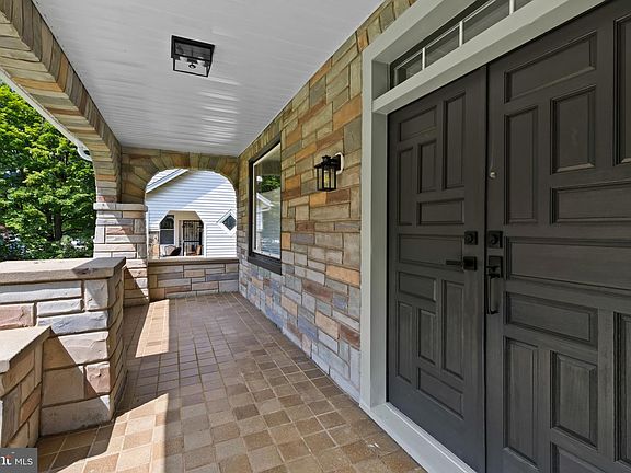 3rd image of 3714 Glen Ave