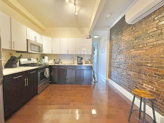 Rented by Doorway NYC, LLC | media 10