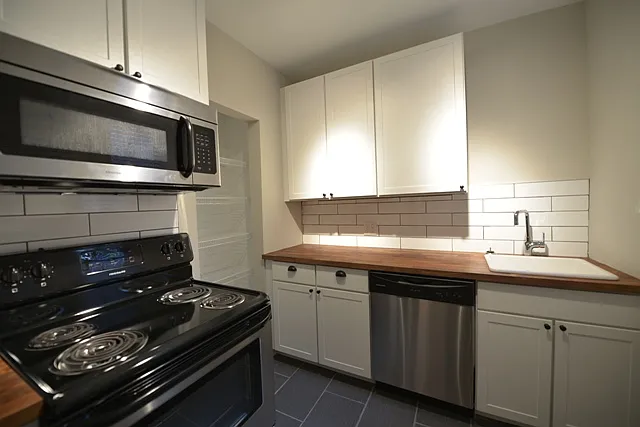 Building Photo - 2808 S Compton Ave #2S
