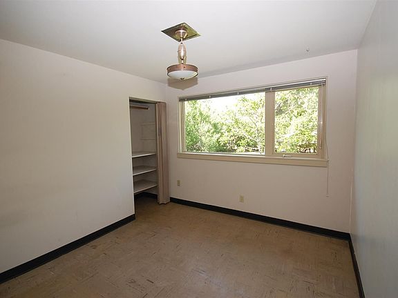5th image of 1217 W College St #1217