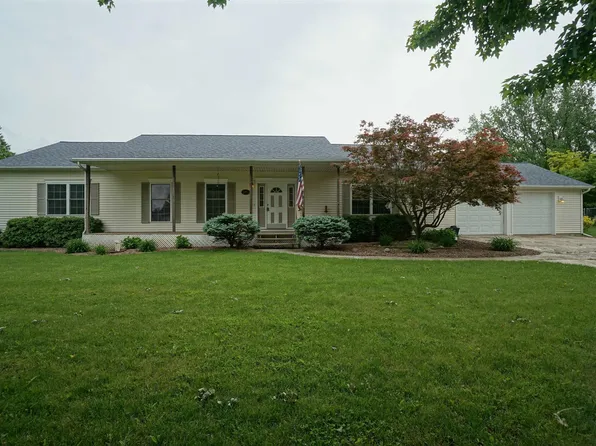 11418 N Nash Dr, Syracuse, IN 46567