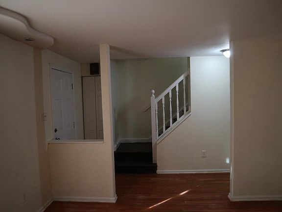 5th image of 22 Dandridge Dr