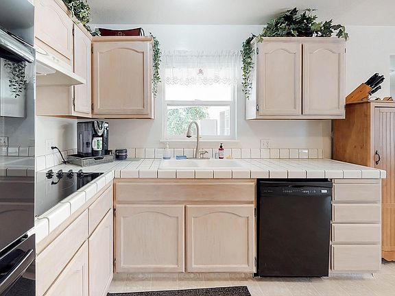4th image of 5320 Kahala Ct